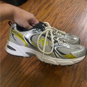 New Balances from Pepper Mayo. Men’s 5 but in Womens they are a 7.